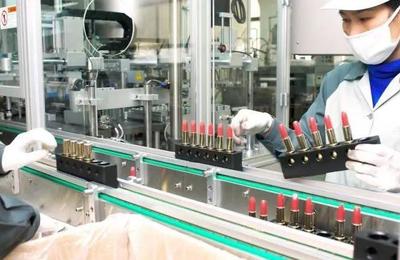 東方美谷迎盛會(huì) 國際化妝品大會(huì)在奉賢開幕，引領(lǐng)行業(yè)技術(shù)新浪潮